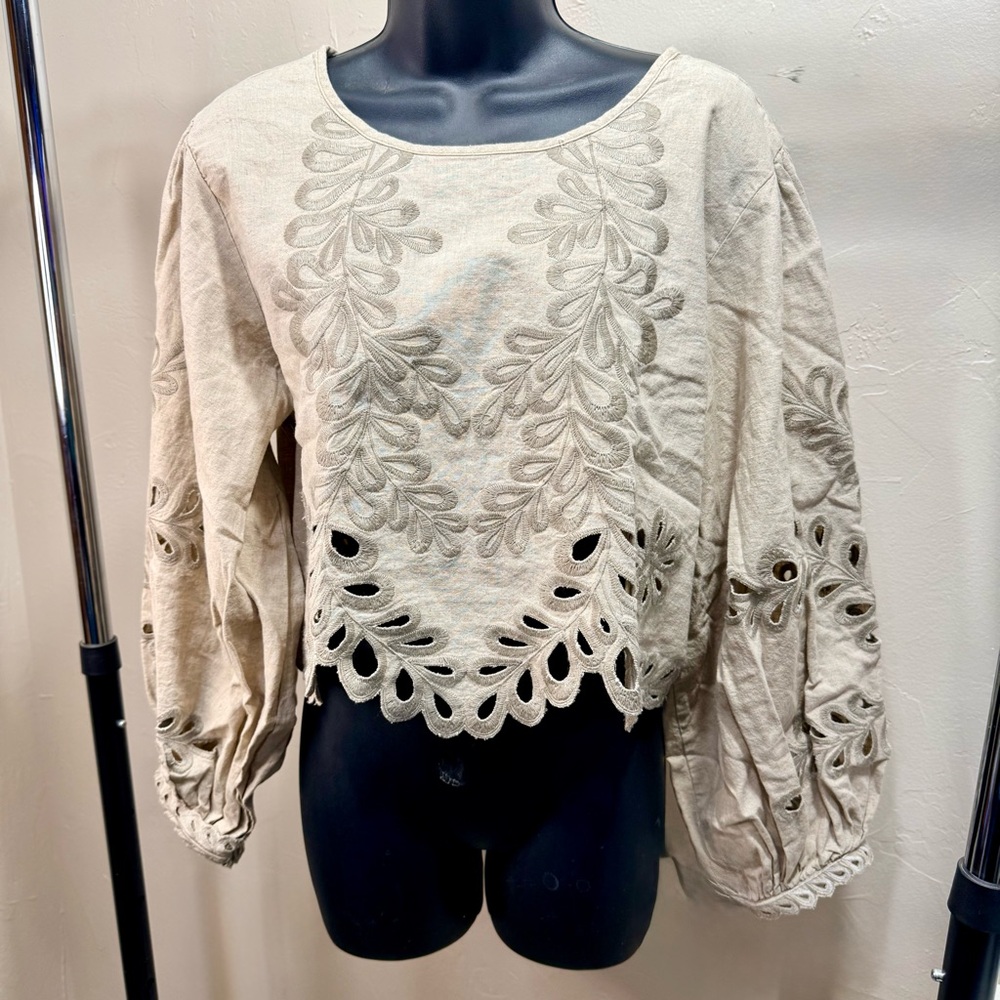Oli & Hali Embroidered Linen Blend Cropped Top Scalloped Hem Boho Taupe Size M